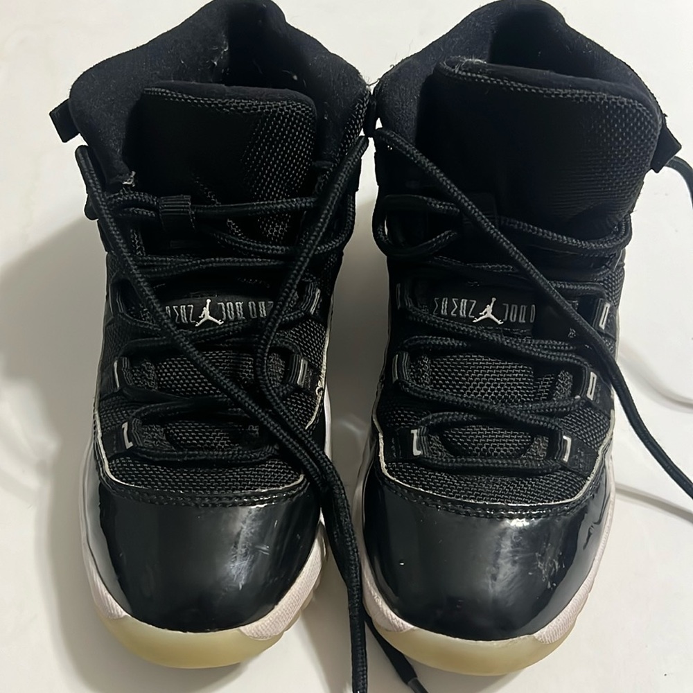Kids Jordans retro 11